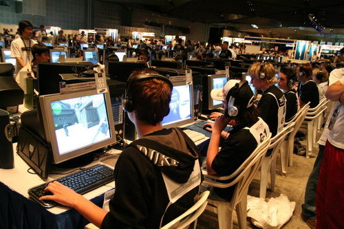 尤其是在球 尤其是在球